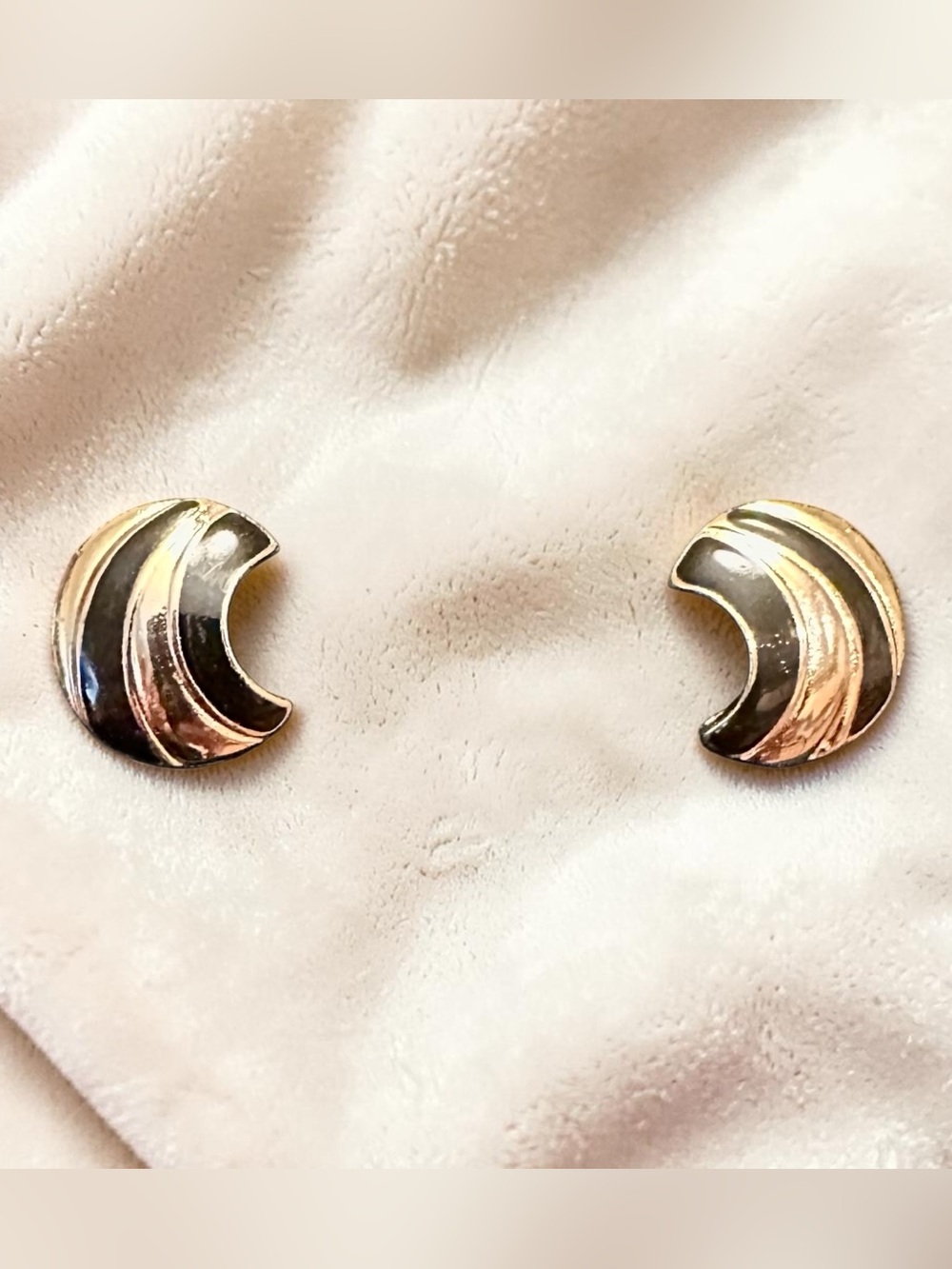 Vintage Gold Tone & Black Enamel Crescent Moon Stud Earrings